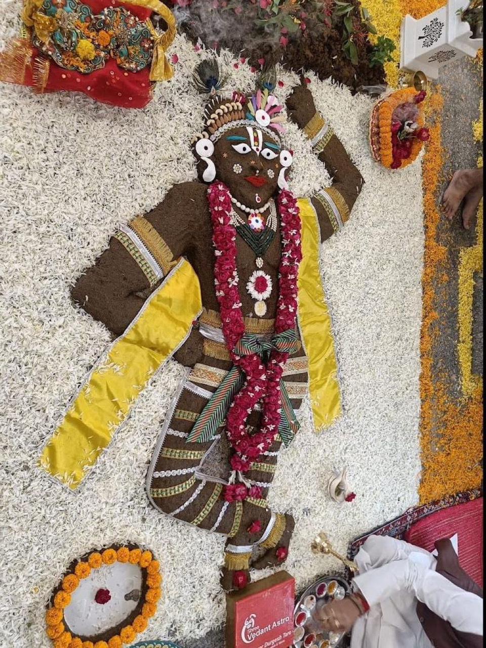  Govardhan Puja and Annakut Festival Celebrated Across India Including Delhi  After Diwali Festivities, Traders Gear Up for Bhai Dooj, Chhath and Tulsi Vivah — Wedding Season Brings Renewed Optimism